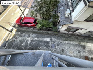 大森１ビル　非常階段・ビル裏駐車場写真です